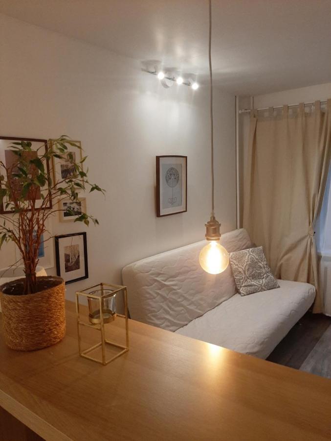 New! Cozy Apartment With Free Guarded Parking Riga Exterior photo